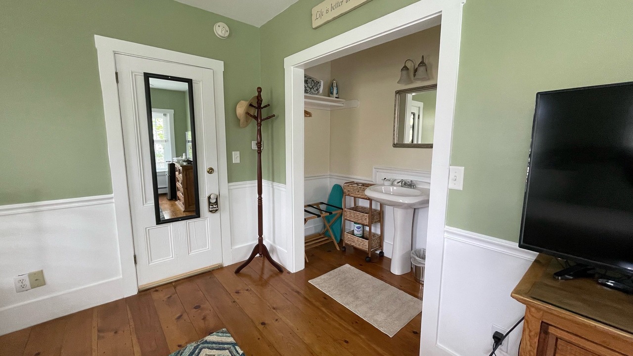 Photo of Bedroom in Ogunquit
