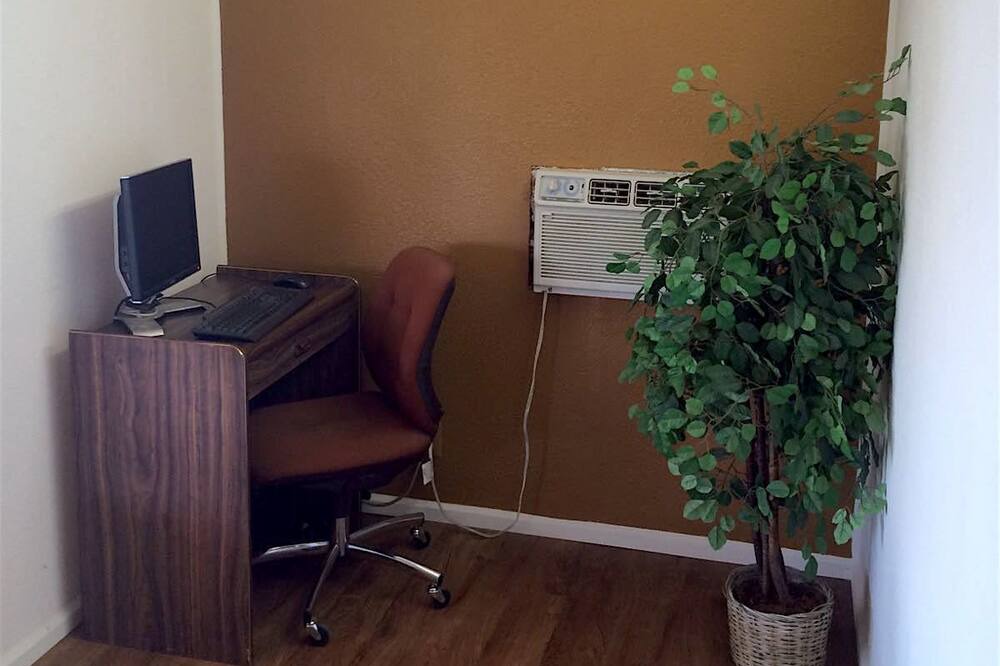 Photo of Others in Connell