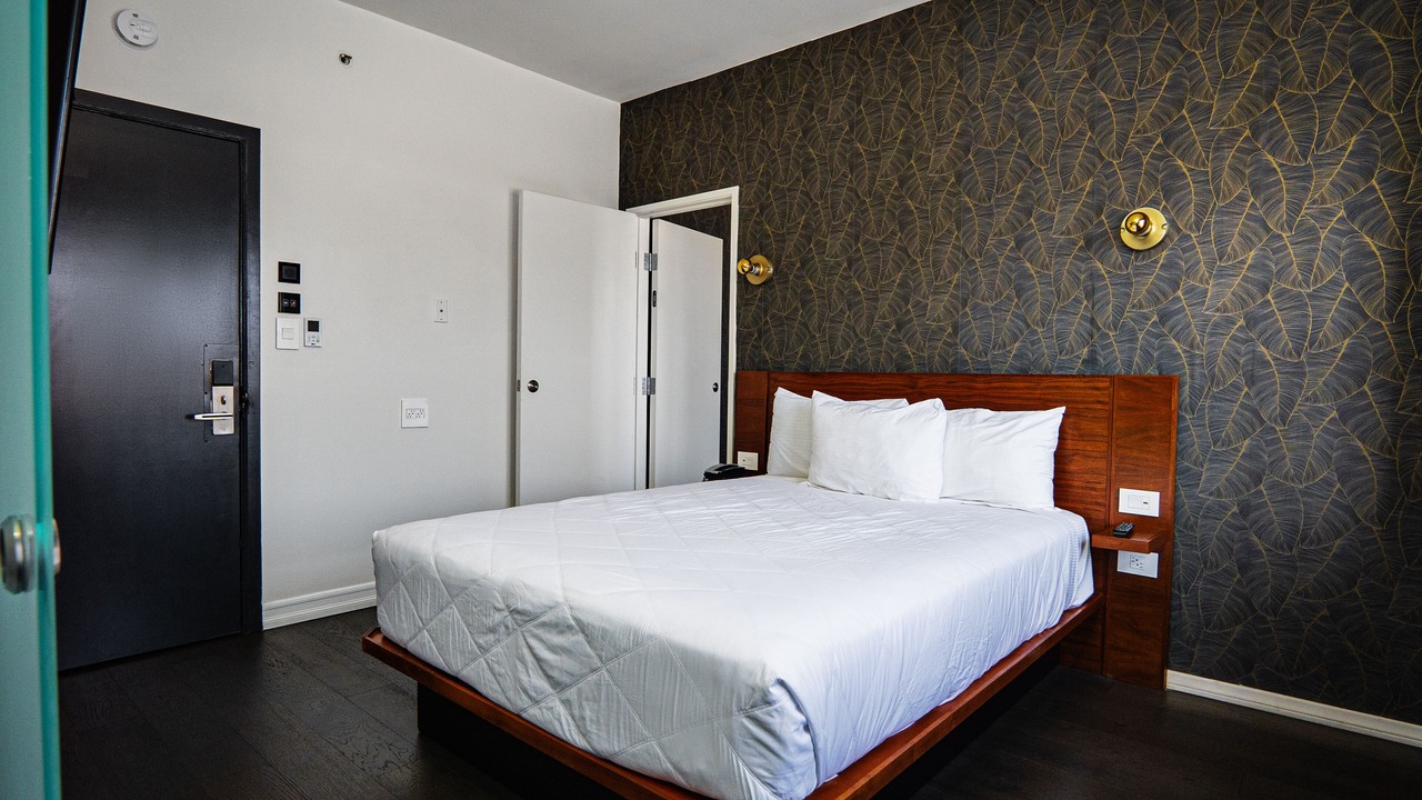 Photo of Bedroom in Wilshire Center