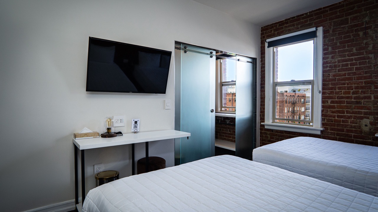Photo of Bedroom in Wilshire Center