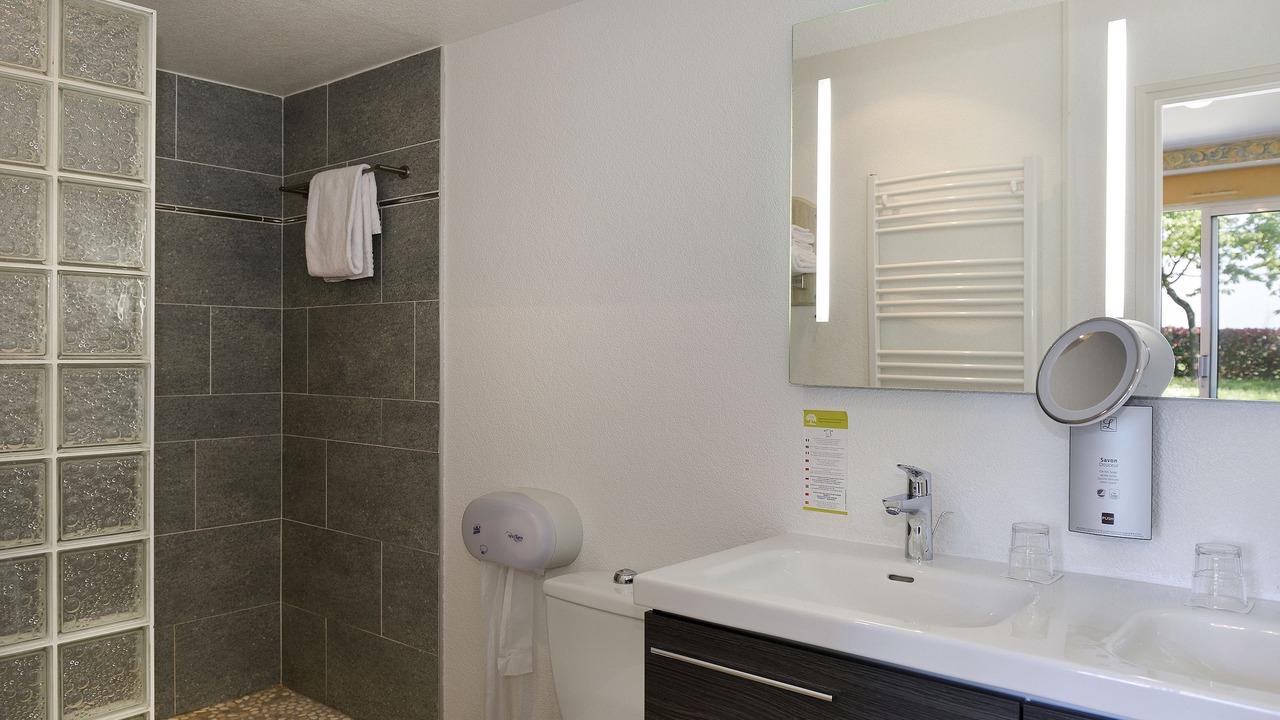 Photo of Bathroom in Azay-le-Rideau