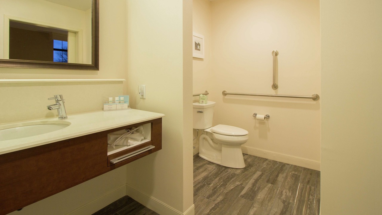 Photo of Bathroom in Cazenovia