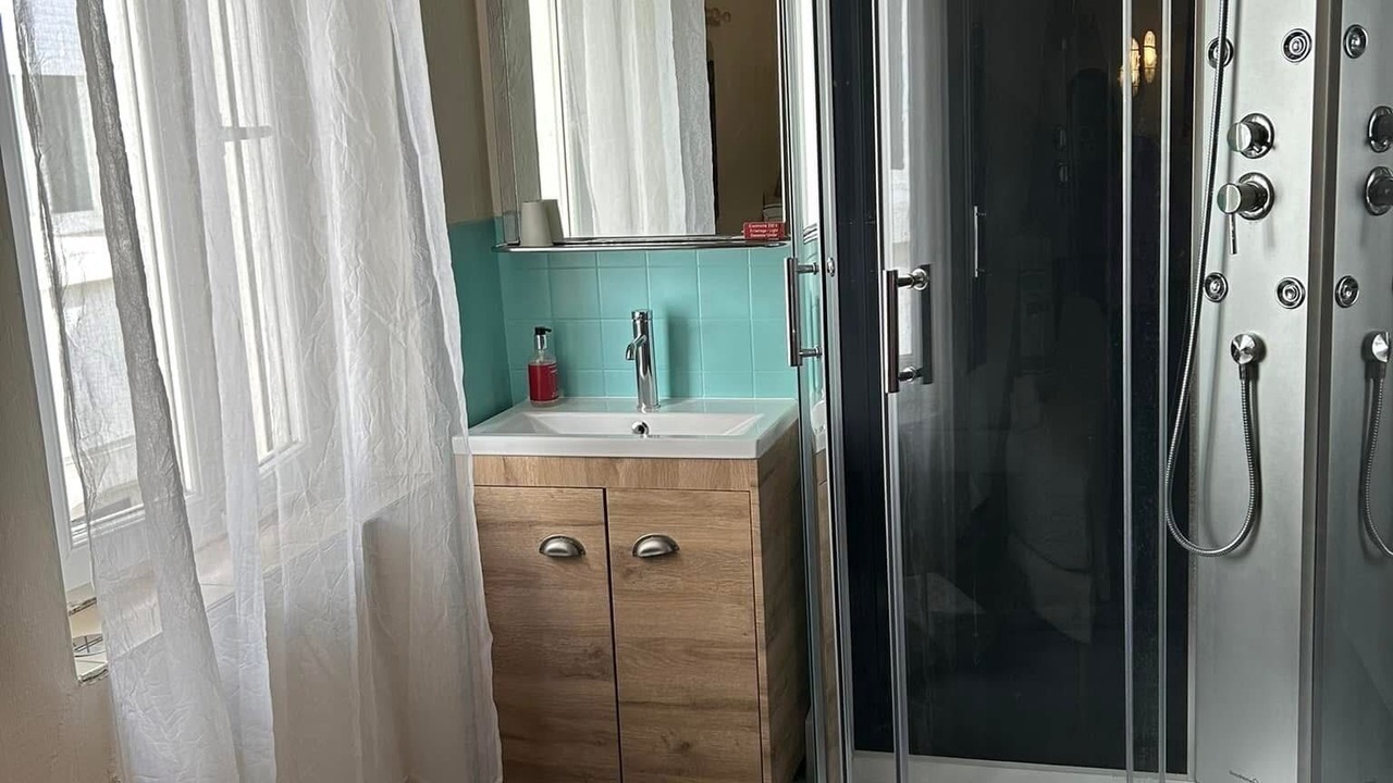 Photo of Bathroom in Les Halles - Valliere