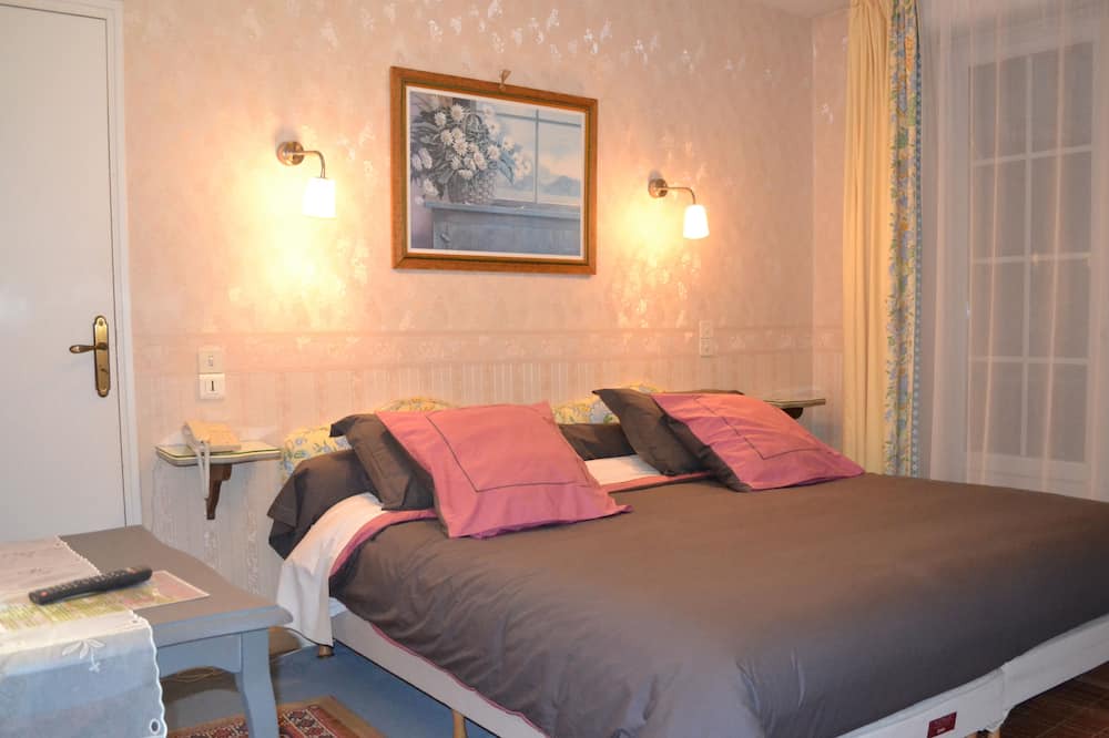 Photo of Bedroom in Brissac-Quince