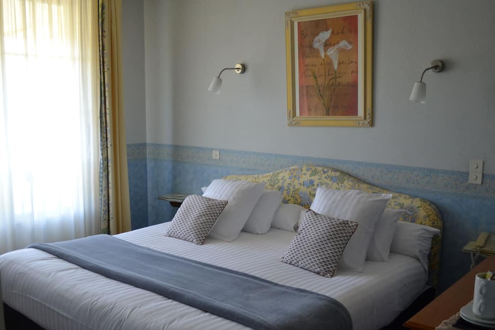 Photo of Bathroom in Brissac-Quince