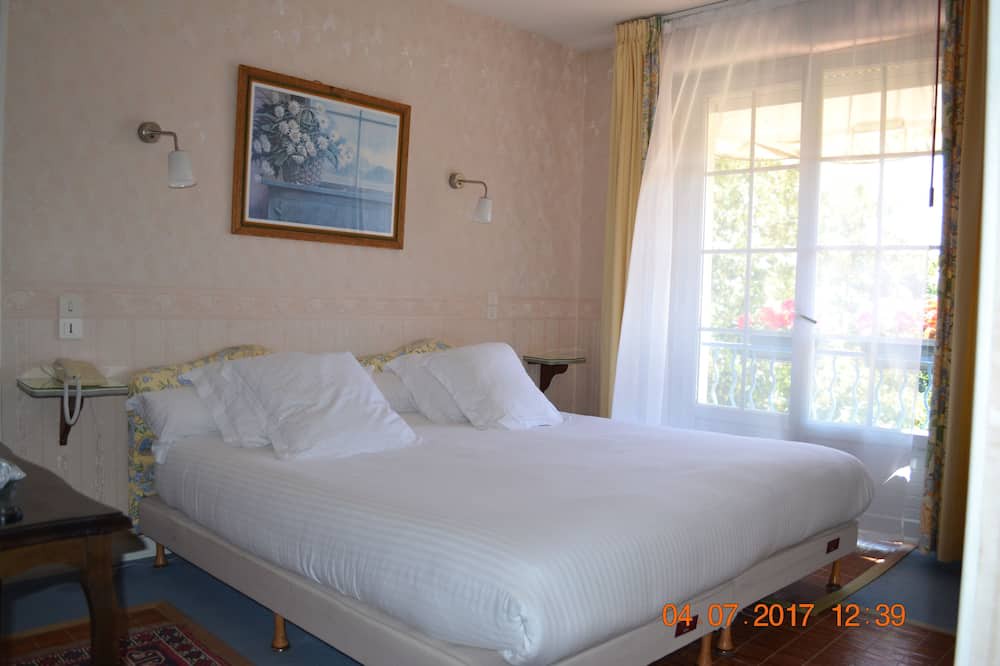 Photo of Bedroom in Brissac-Quince