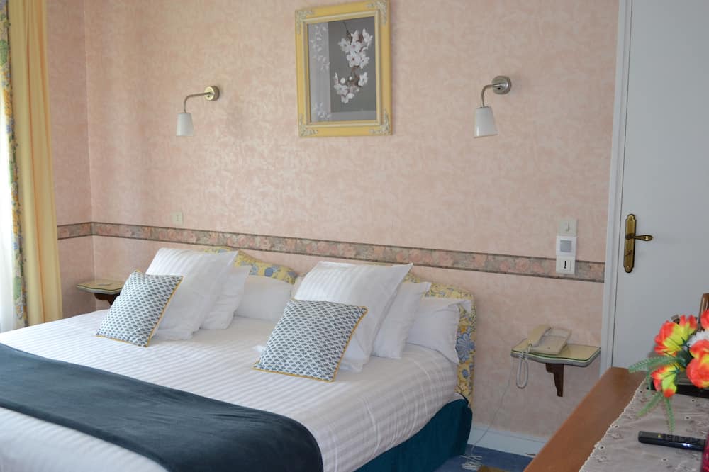 Photo of Bedroom in Brissac-Quince