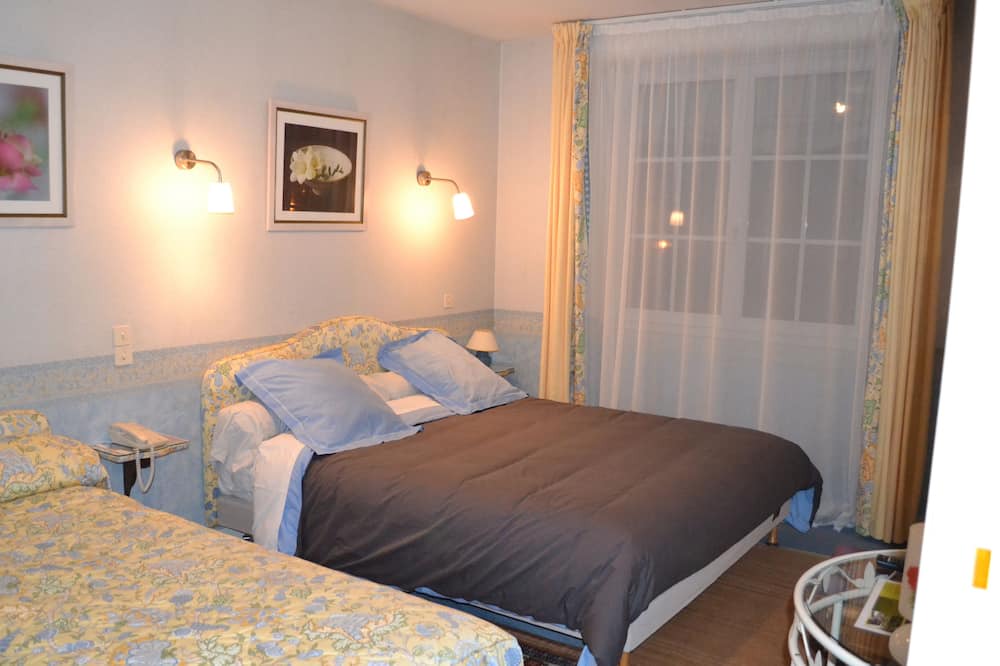 Photo of Bedroom in Brissac-Quince