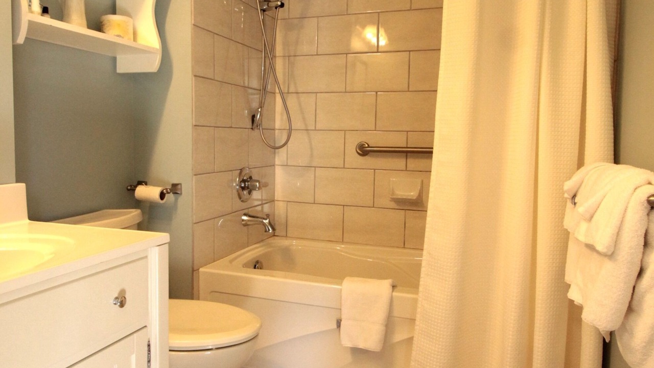 Photo of Bathroom in Charlos Cove