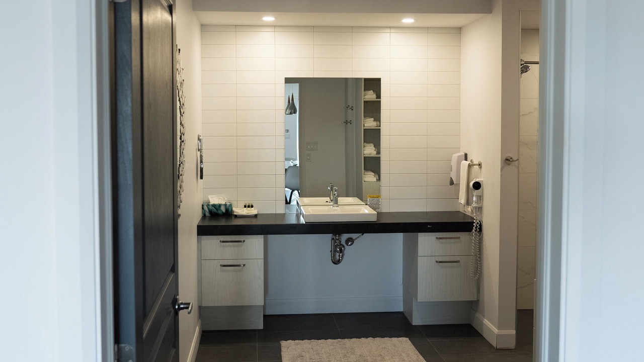 Photo of Bathroom in Larouche