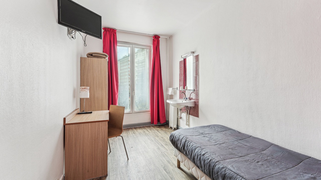 Photo of Bathroom in 13th Arrondissement