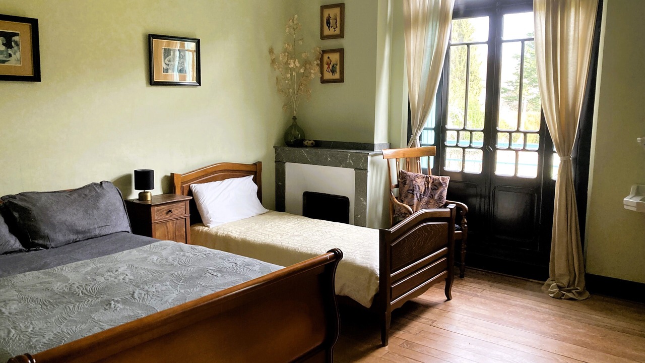 Photo of Others in Biert