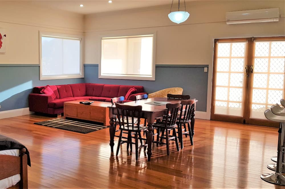 Photo of Livingroom in Gloucester