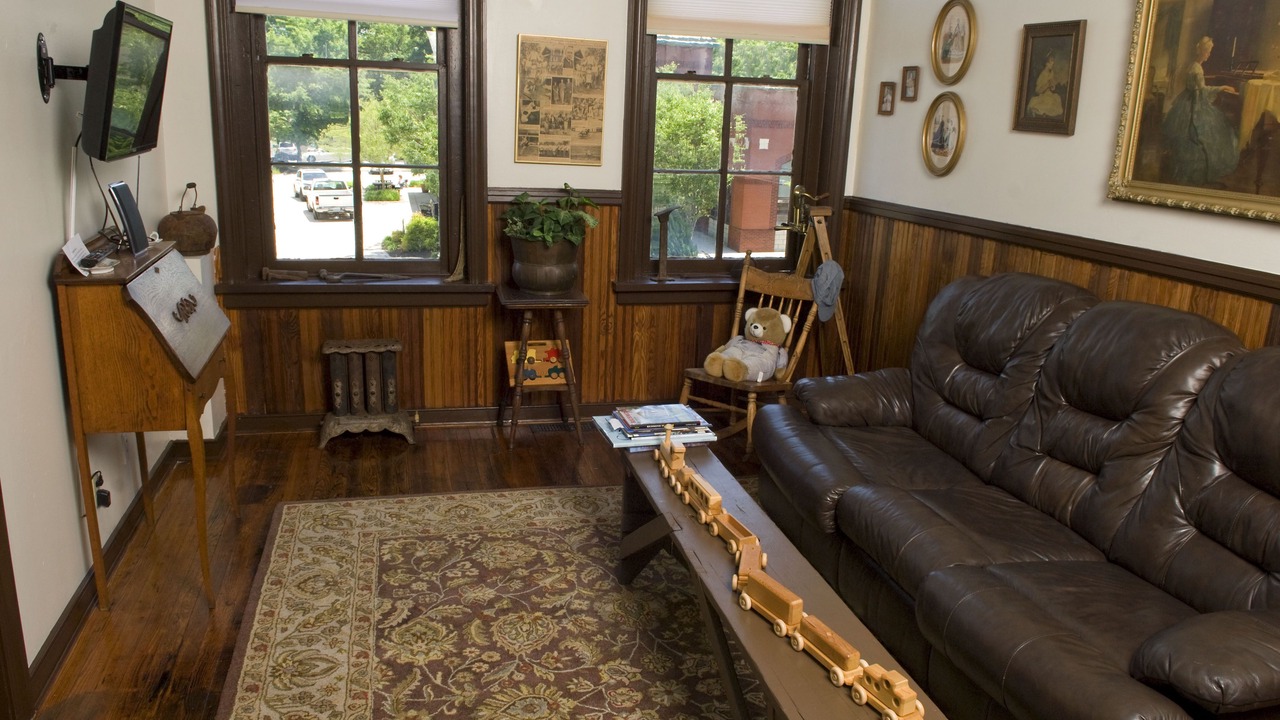 Photo of Livingroom in Ashland