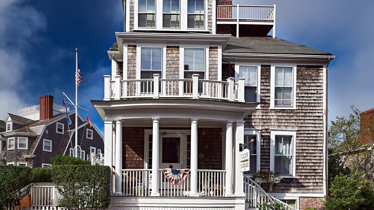 Photo of Buildings in Brant Point