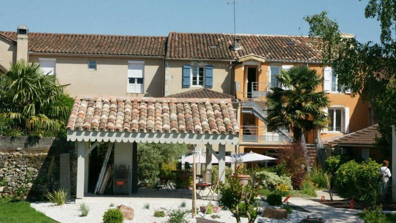 Photo of Outdoor in Condom