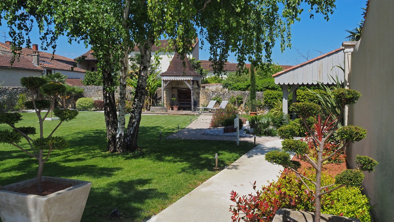 Photo of Outdoor in Condom