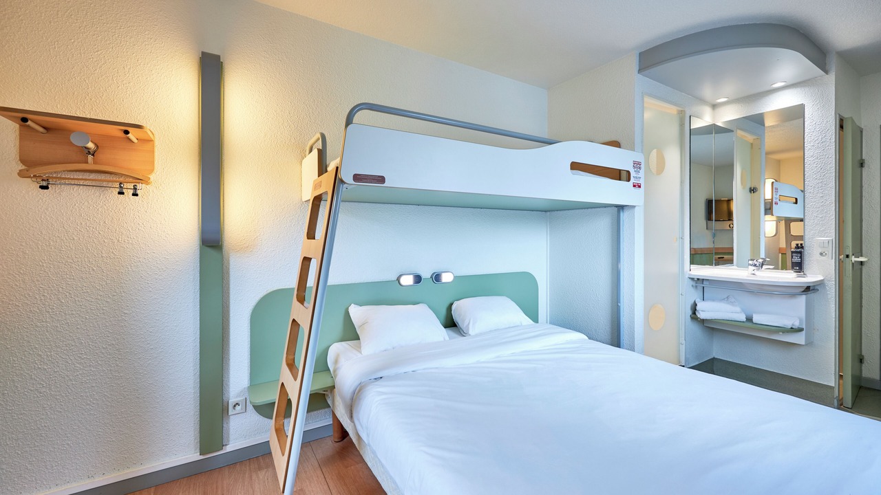 Photo of Bedroom in Lisieux