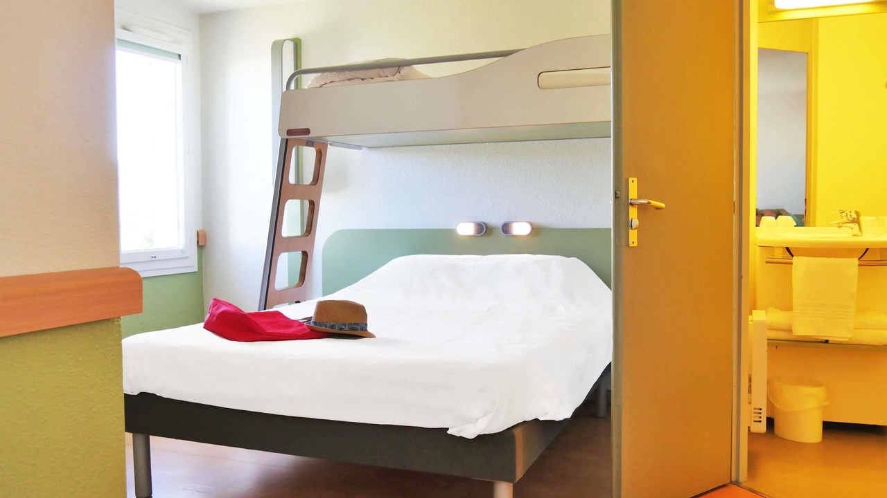 Photo of Bedroom in Lisieux