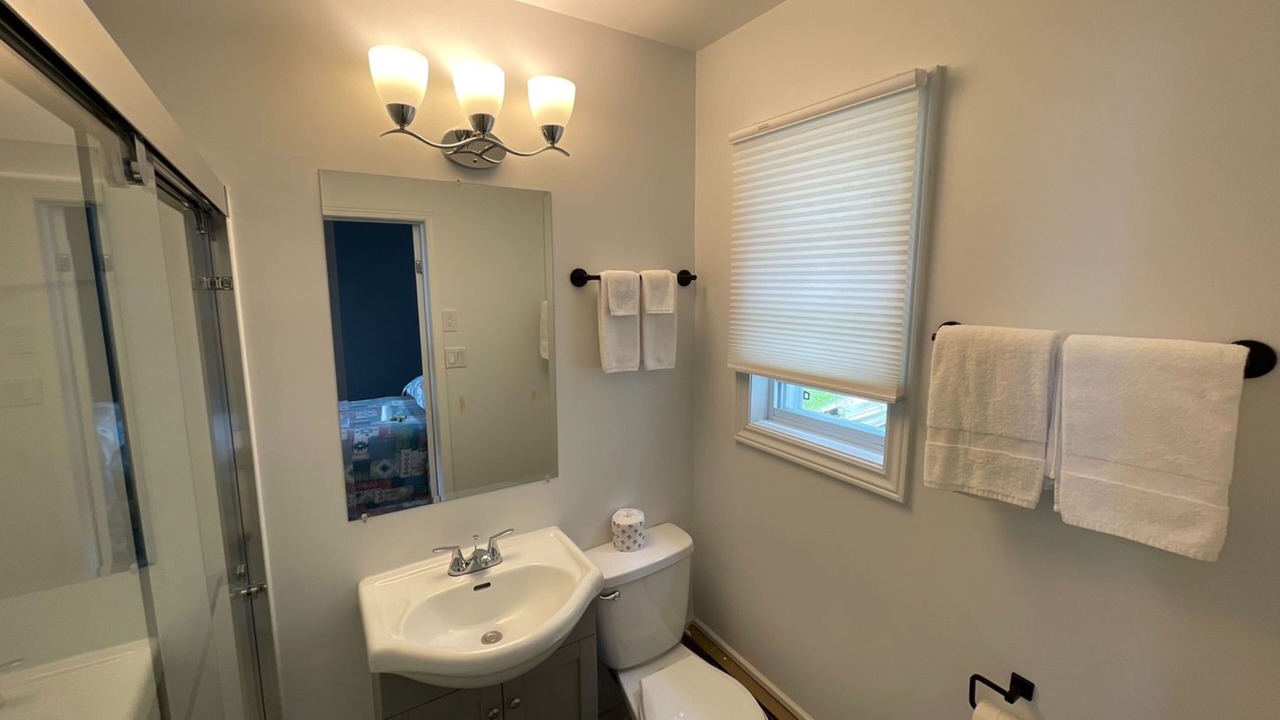 Photo of Bathroom in Haileybury