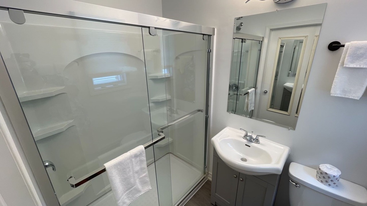 Photo of Bathroom in Haileybury