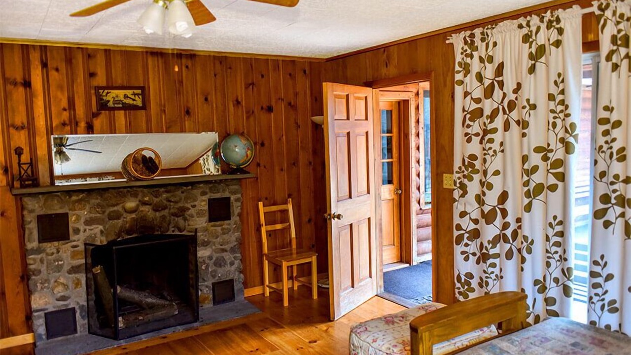 Photo of Livingroom in Jewett Center