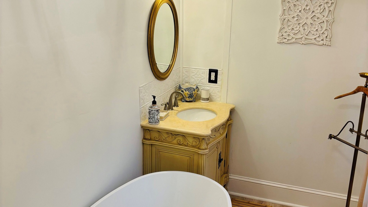 Photo of Bathroom in Thornhill