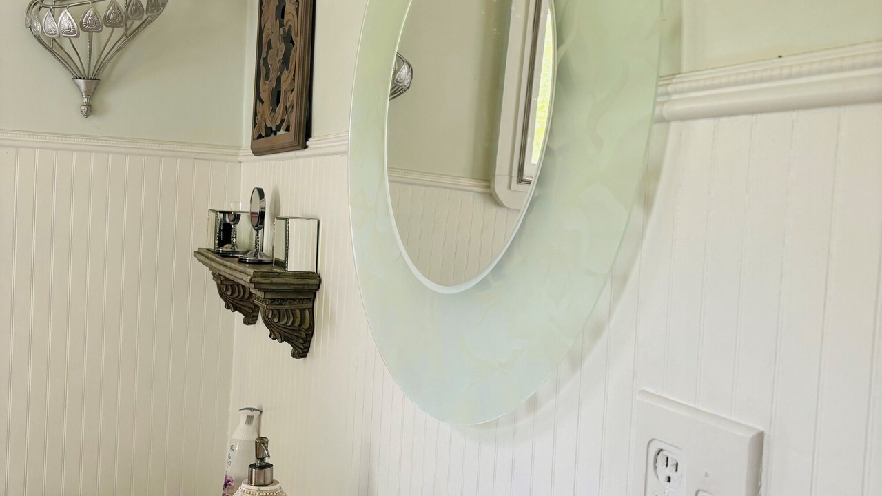 Photo of Bathroom in Thornhill