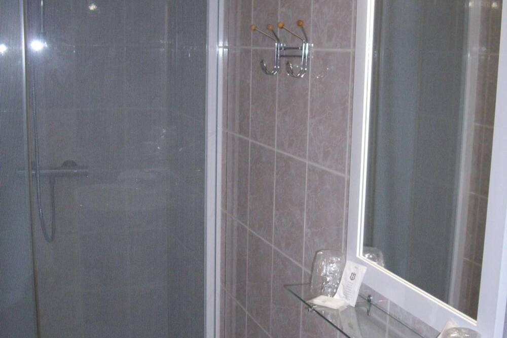 Photo of Bathroom in Bernieres-sur-Mer
