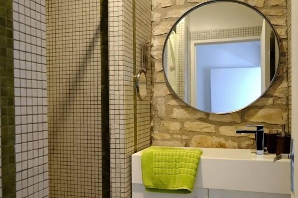 Photo of Bathroom in Sainte-Vertu