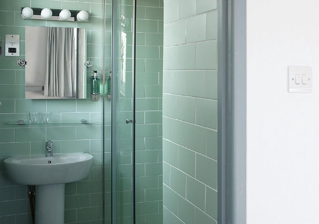 Photo of Bathroom in Maenporth