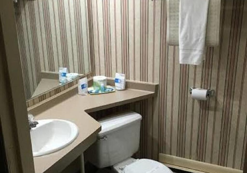 Photo of Bathroom in Albion