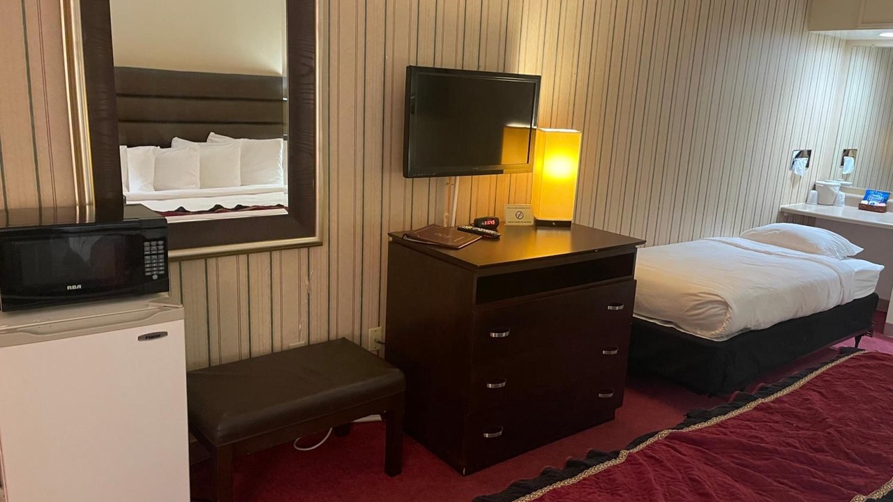 Photo of Others in Albion