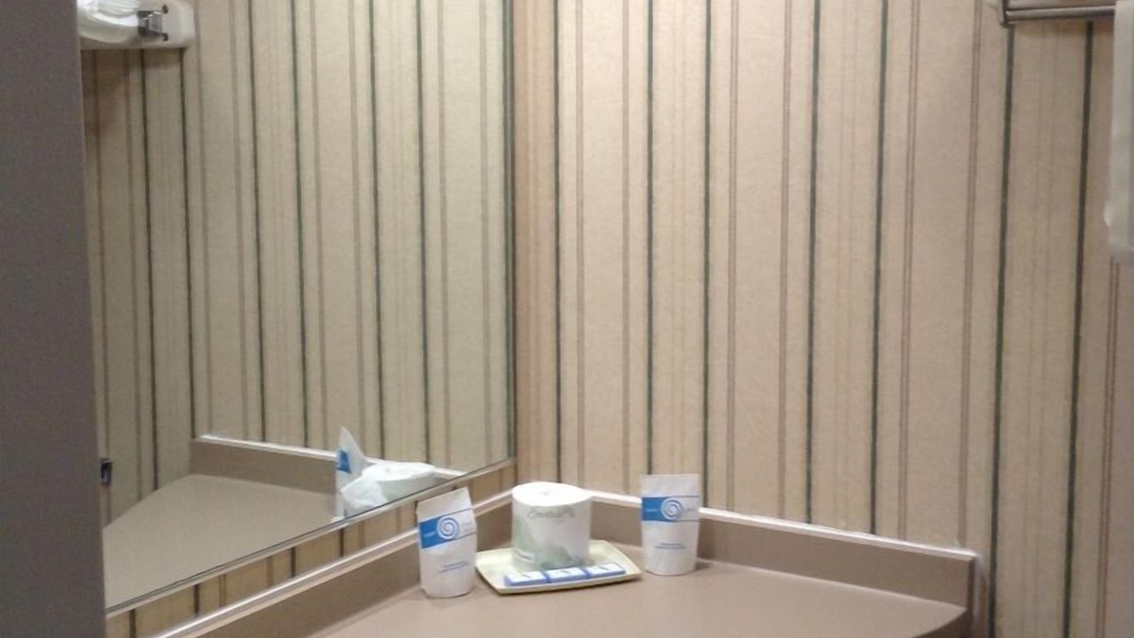 Photo of Bathroom in Albion