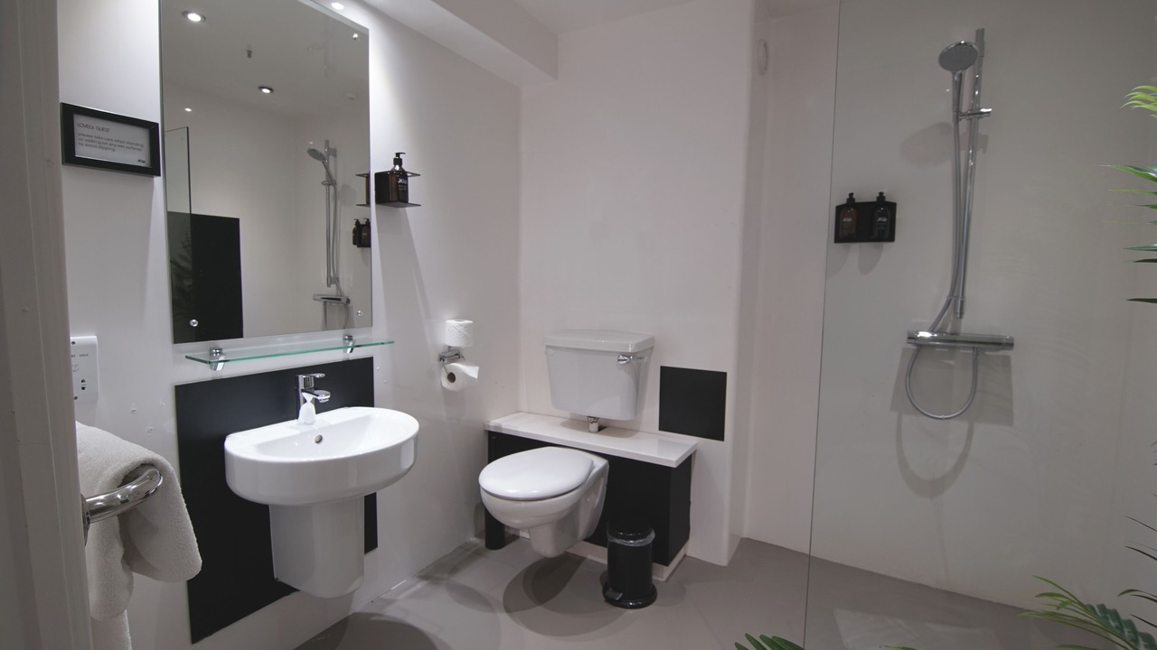 Photo of Bathroom in Hackney Central