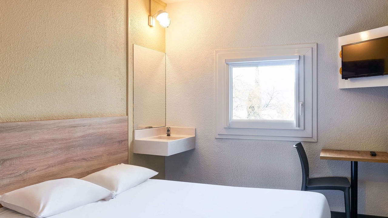 Photo of Bedroom in Courcouronnes