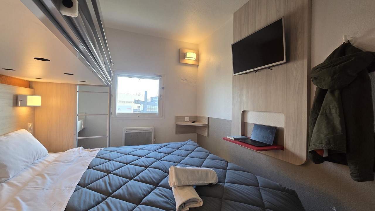 Photo of Bedroom in Tilloy-Les-Mofflaines