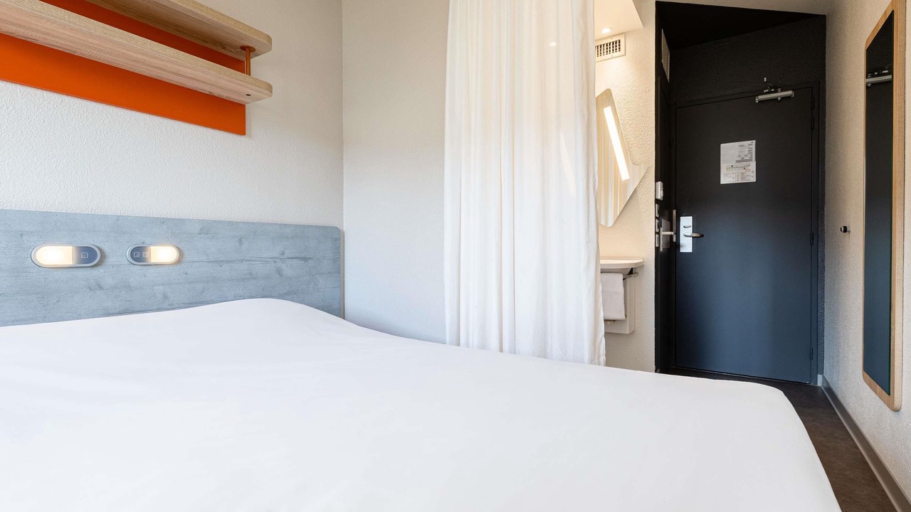 Photo of Bedroom in Le Kremlin-Bicetre