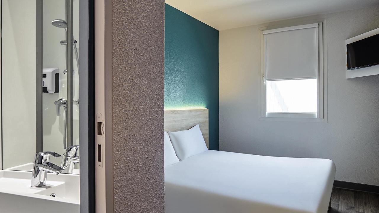 Photo of Bathroom in Saint-Saturnin