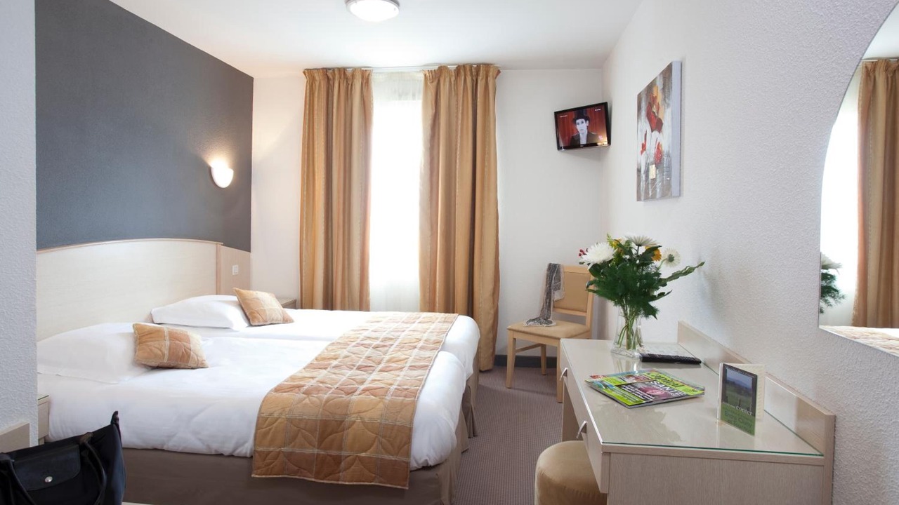 Photo of Others in Tournus