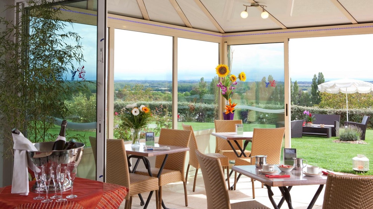 Photo of Others in Tournus