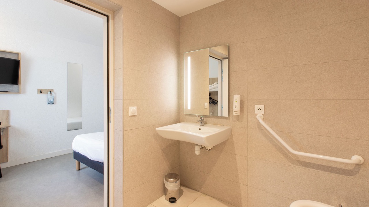 Photo of Bathroom in Chenove