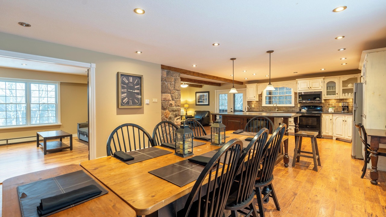 Photo of Bedroom in Lake of Bays