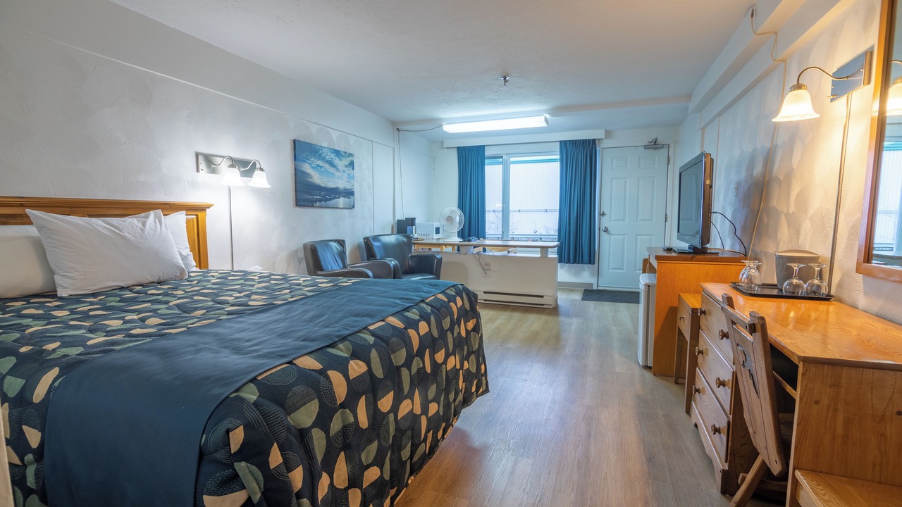 Photo of Bedroom in Sept-Iles
