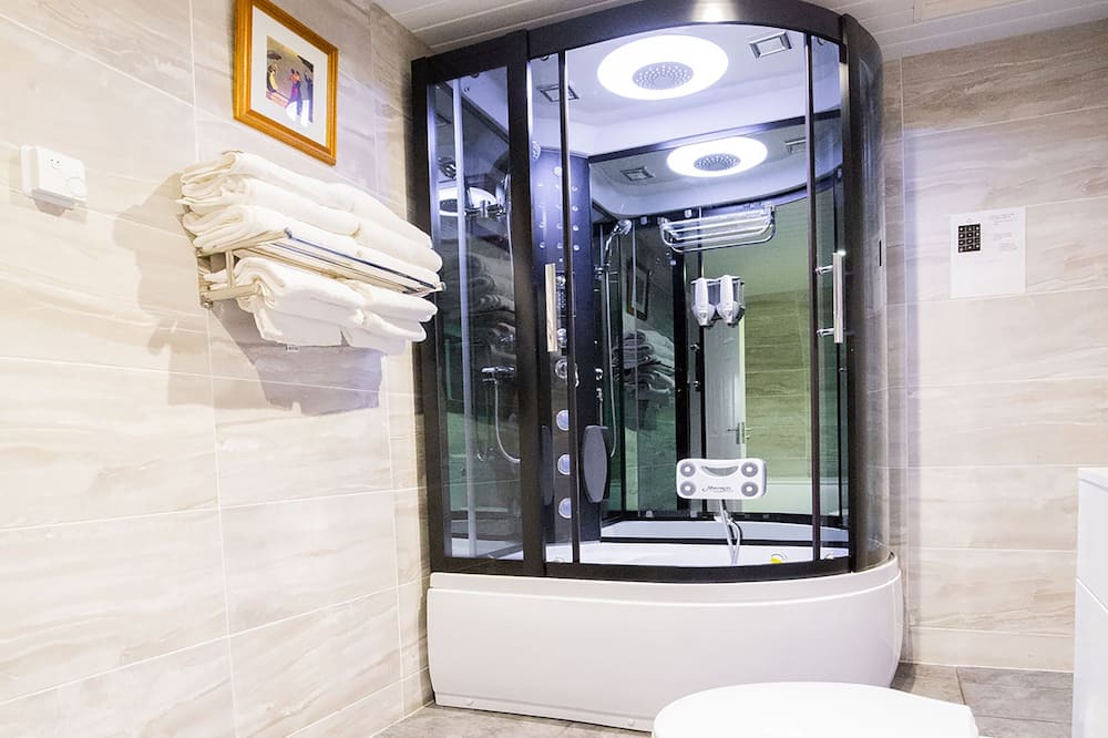 Photo of Bathroom in Lochearnhead