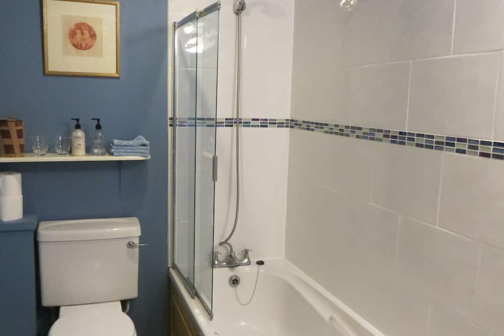 Photo of Bathroom in Everdon