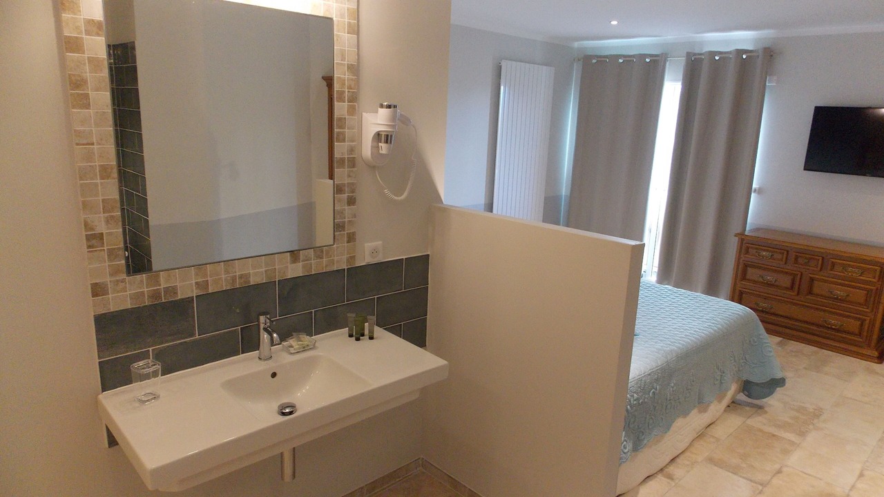 Photo of Bathroom in Bagnols-en-Foret