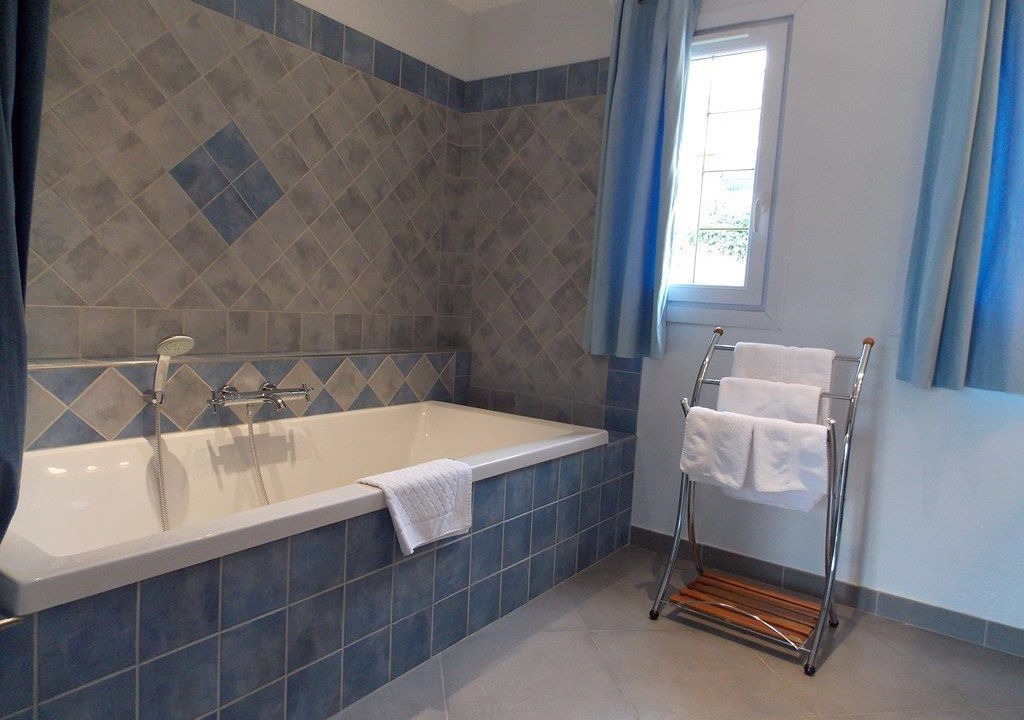 Photo of Bathroom in Bagnols-en-Foret