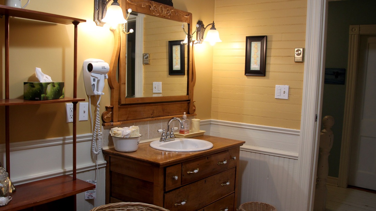 Photo of Bathroom in Kempt Head