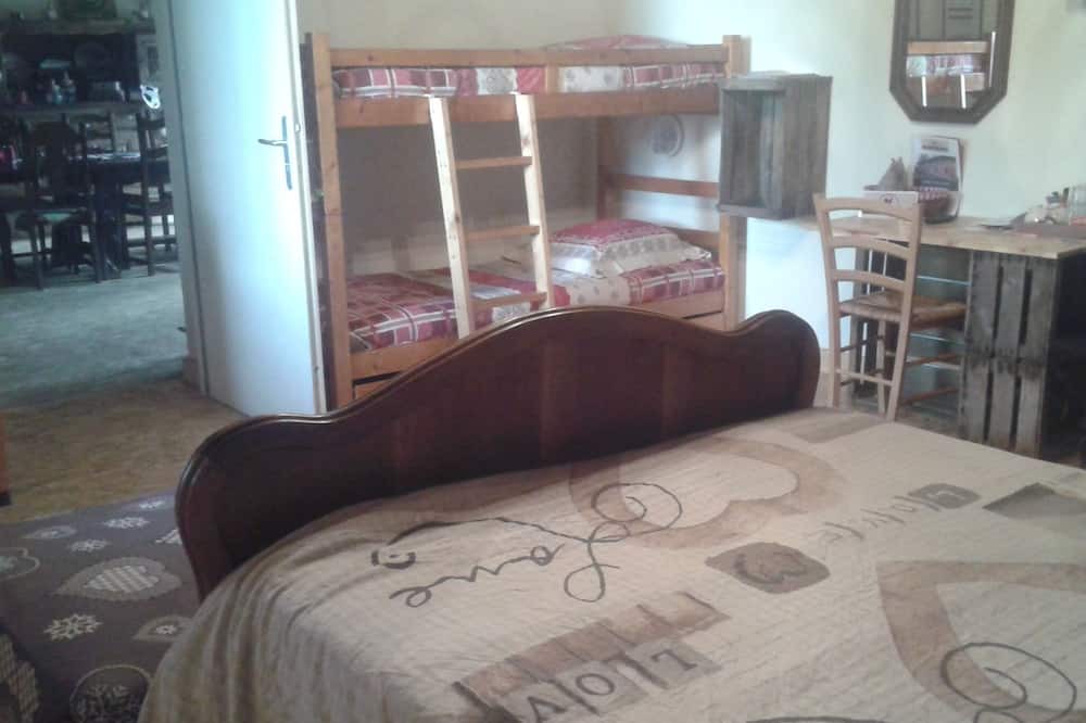 Photo of Bedroom in Curciat-Dongalon